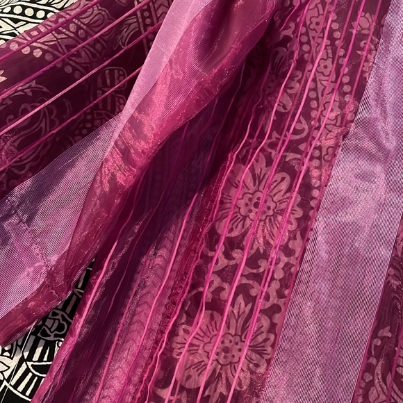 SHEER STRIPED FUCHSIA BLOUSE GRAFFITI BY UM COMPANY💗💗💗 - Picture 7 of 10